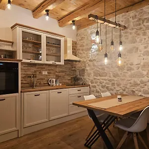 Dalmatian Stone House Turanj